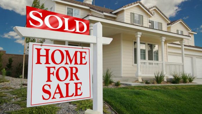 Có nên bán nhà đang ở trước khi tìm được nhà mới?